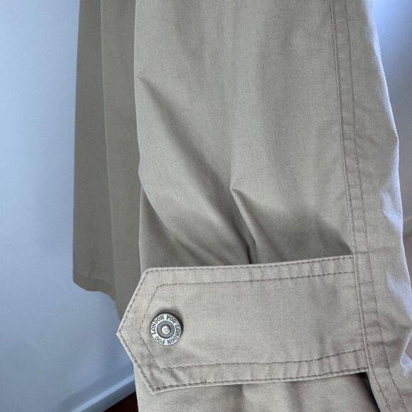 London Fog Classic Trench Coat Camel / Beige Color in Size Large - Picture 5 of 10